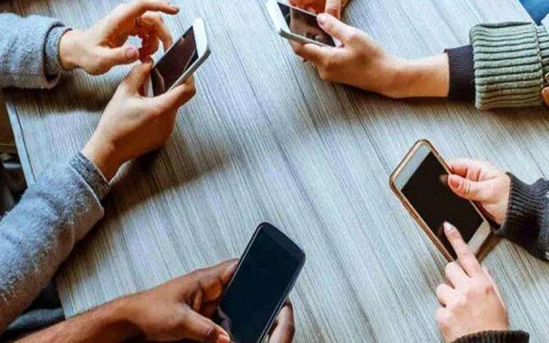 فون کا زیادہ استعمال دماغی صحت کیلئے خطرناک قرار