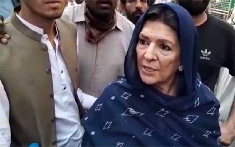 علیمہ خان کا ایف آئی اے طلبی کے دونوں نوٹس چیلنج کرنے کا فیصلہ