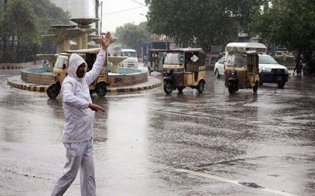  کراچی کے مختلف علاقوں میں آج صبح ہلکی بارش نے موسم خوشگوار بنا دیا۔