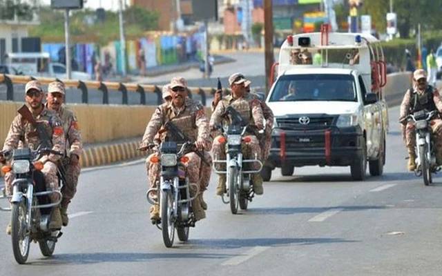 صوبہ سندھ میں رینجرز کا پاک فوج اور پولیس کے ہمراہ مشترکہ فلیگ مارچ کیا گیا ہے۔ 