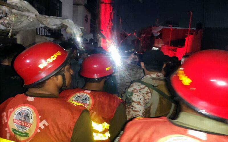 کراچی، گلشن اقبال میں دھماکہ، جاں بحق نوجوان پولیس انسپکٹر کا بیٹا نکلا