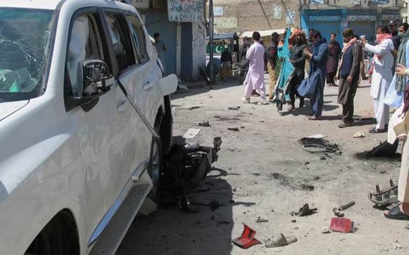 ڈی آئی خان: پولیس گاڑی کے قریب دھماکہ،1 اہلکار شہید،6 زخمی