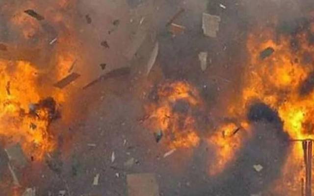 جنوبی وزیرستان کے حلقہ این اے 42 سے نو منتخب آزاد رکن زبیر وزیر کے گھر کے سامنے دھماکے کے نتیجے میں 1 شخص جاںبحق جبکہ 1 شخص زخمی ہوگیا۔