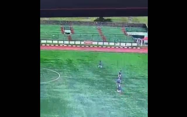 انڈونیشیا :فٹ بال میچ کھیلتے آسمانی بجلی گرنے سے کھلاڑی ہلاک 