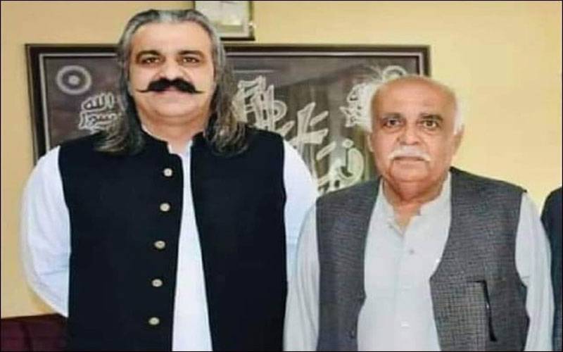 علی امین گنڈاپور کے والد امین اللہ خان گنڈاپور انتقال کرگئے