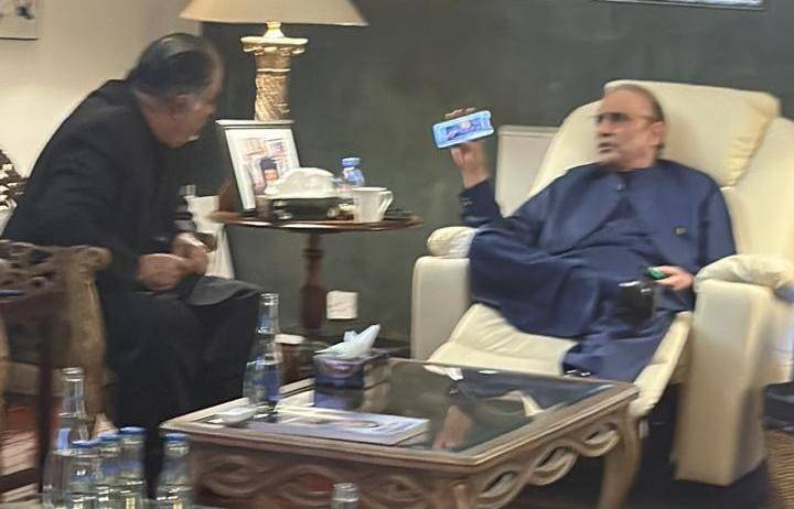 آصف علی زرداری سے   ثناء اللہ زہری کی ملاقات، بلوچستان میں حکومت سازی پر مشاورت