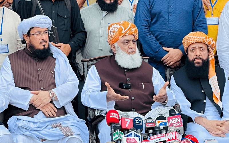 انتخابات کے نتائج مسترد کرتے ہیں، اب فیصلے ایوان میں نہیں میدان میں ہوں گے، مولانا فضل الرحمان