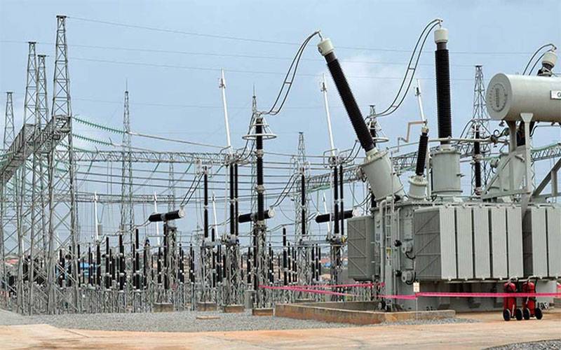 نگران حکومت نے بجلی کمپنیوں میں تبادلوں اور تقرریوں پر پابندی لگا دی