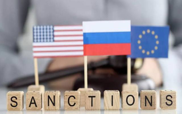  امریکی محکمہ خارجہ اور خزانہ کی جانب سے روس کے ساڑھے پانچ سو افراد اور کمپنیوں پر پابندیاں عائد کرنے کا اعلان کردیا گیا۔ 