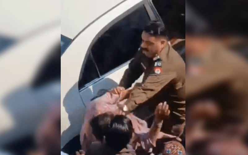 راولپنڈی: پولیس اہلکاروں کی بدسلوکی کا نشانہ بننے والی خاتون اور بیٹے کیخلاف مقدمہ درج