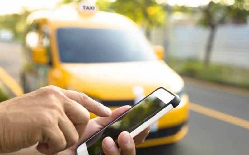 آن لائن ٹیکسی ڈرائیور شہری کے 13 ہزار ڈالر لے اڑا