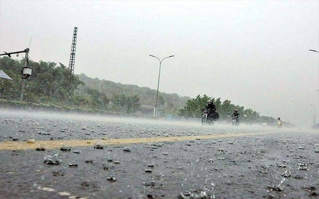 گرج چمک کیساتھ موسلادھار بارش اور ژالہ باری، محکمہ موسمیات نے انتباہ جاری کر دیا
