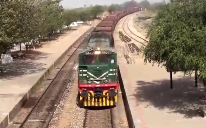 پاکستان ریلوے کی تاریخ کی لمبی ترین مال گاڑی  چل پڑی