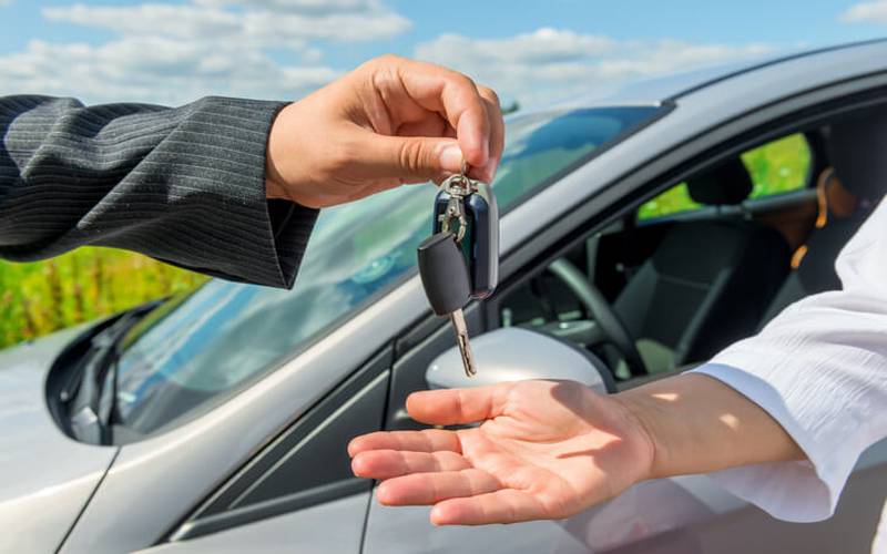 قیمتوں میں بڑی کمی،گاڑیوں کے شوقین افراد کیلئے خوشخبری