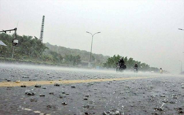 پنجاب سمیت ملک بھر میں بارش اور پہاڑوں پر برفباری کا امکان