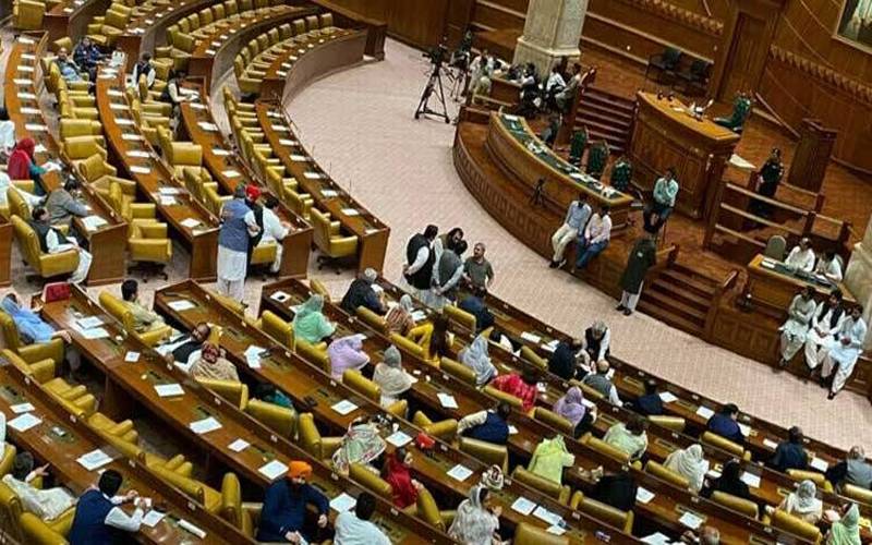 پنجاب اسمبلی بجٹ اجلاس،بانی پی ٹی آئی کو غدار کہنے پر اپوزیشن کا احتجاج
