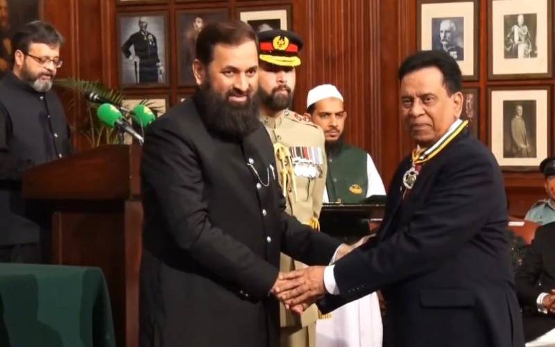 50سالہ صحافتی خدمات ,سٹی نیوز نیٹ ورک کے ایڈیٹران چیف سلیم بخاری کو ستارہ امتیاز سے نوازا گیا
