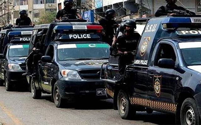 حیدرآباد:پولیس مقابلے میں ایک ڈاکو ہلاک،ورثاء کا مردہ خانے کے باہر احتجاج