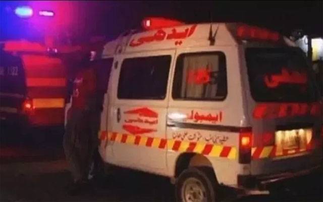 کراچی:ٹریفک حادثے میں بیٹا جاں بحق،باپ شدید زخمی 