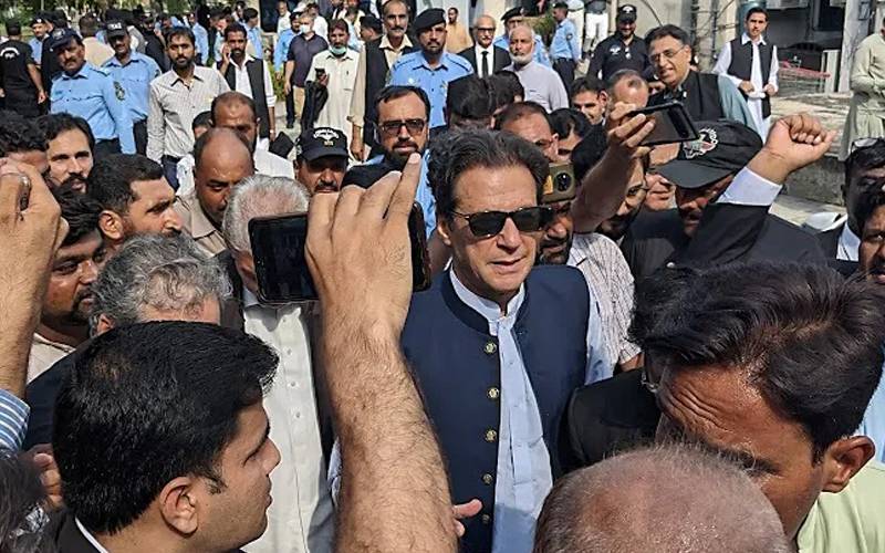 عمران خان کے پروڈکشن آرڈر جاری، 4 اپریل کو عدالت میں پیش کرنےکا حکم