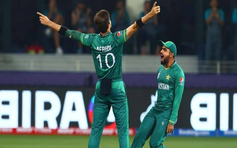 بابر اعظم کو پھر سے کپتان بنائے جانے کا امکان 