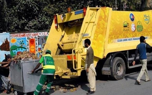  وزیر اعلی پنجاب مریم نواز کا صاف ستھرا پنجاب پراجیکٹ کو ایک ماہ مکمل ہونے میں ایک دن باقی رہ گیا مگر شہر کی متعدد شاہراہوں پر کوڑے کے ڈھیر تاحال قائم ہیں۔ 