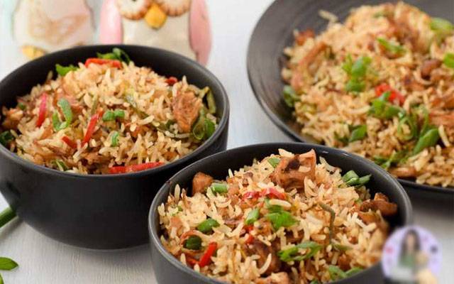  آج کی افطار کیلئے چکن فرائیڈ رائس کی مزیدار ریسیپی