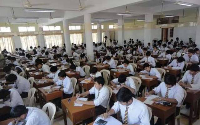  تمام امتحانی مراکز سے پرائیویٹ نگران عملے کو ڈیوٹی سے فارغ کرتے ہوئے سرکاری سکولوں کے اساتذہ کو تعینات کردیا گیا۔