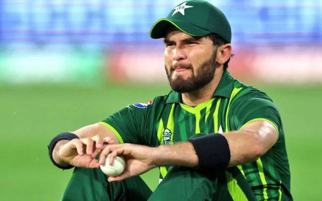  قومی ٹیم کے فاسٹ بولر شاہین آفریدی کے  پاکستان کرکٹ بورڈ  کی جانب سے جاری خود سے منسوب بیان سے لاعلمی کے بعد کوئی بھی بیان جاری کرنے سے روک دیا گیا۔