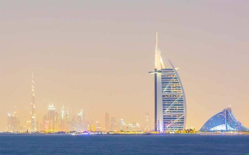 امارات میں عیدالفطر پر 8 چھٹیوں کا اعلان 
