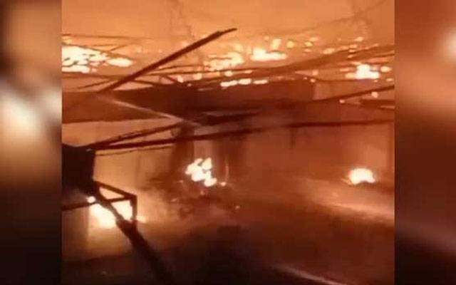 ساہیوال: شارٹ سرکٹ سے آتشزدگی، 40 دکانیں جل کر خاکستر 
