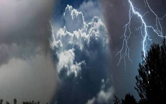  ملک کے دیگر علا قوں میں موسم خشک جبکہ جنوبی علاقوں میں گرم رہے گا تاہم بالائی خیبرپختونخوا، گلگت بلتستان، کشمیر اور خطہ پوٹھوہارمیں کہیں تیز ہوائیں چلنے اور گرج چمک کے ساتھ ہلکی بارش کا امکان ہے۔ 