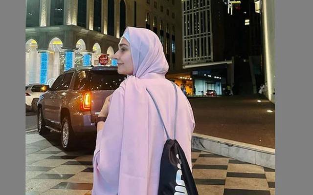  پاکستانی معروف اداکارہ درِ فشاں سلیم نے رمضان کے آخری عشرے میں عمرے کی سعادت حاصل کرلی۔