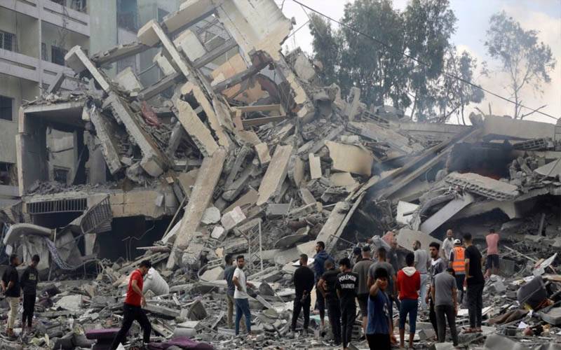 غزہ ;اسرائیل کا فضائی حملہ، ایک ہی خاندان کے 25 افراد شہید
