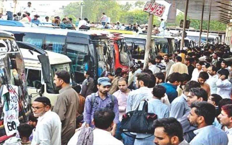 عید الفطر کے بعد پردیسیوں کی واپسی شروع، بس اڈوں پر مسافروں کا رش