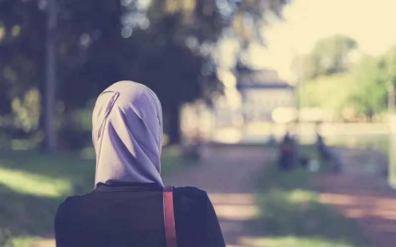 سویڈن: سکارف پہننے پر نوکری سے نکالے جانے کیخلاف کیس مسلمان خاتون نے  جیت لیا