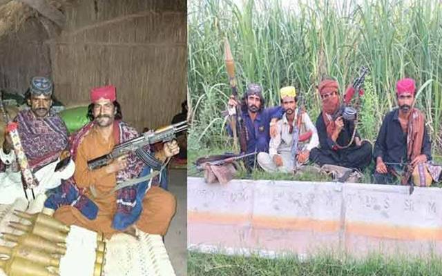 چے کے ڈاکؤں کا اب پکے پر بھی راج،تنگوانی کچے ڈاکووں نے کرمپور مگسی انڈس ہائی وے روڈ سے دن دھاڑے دو افراد مزدا ڈرائیور آصف پنجابی کو کلینڈر سمیت اغوا کر لیا۔