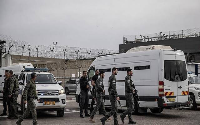  اسرائیل نے غزہ میں اپنی فوجی کارروائیوں کے دوران حراست میں لیے گئے 150 فلسطینی قیدیوں کو گزشتہ روز رہا کردیا۔