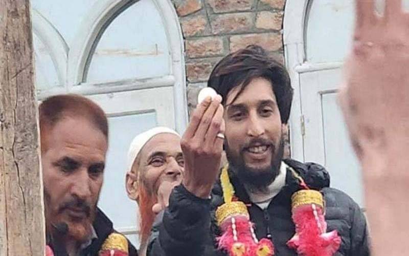 مسجد کیلئے عطیہ کیا گیا’انڈہ ‘ساڑھے 7 لاکھ روپے میں نیلام