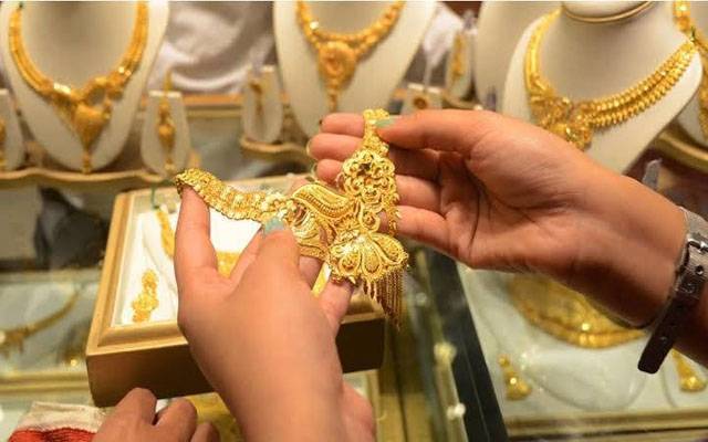 سونے کی قیمت میں ہزاروں روپے کی کمی، خریداروں کے وارے نیارے ہوگئے