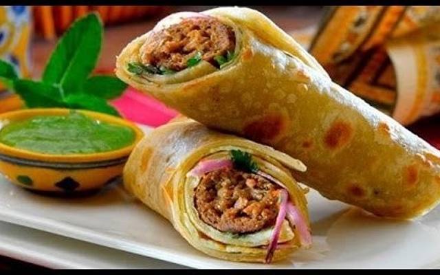 کراچی کا خستہ اور لذیز پراٹھا رول،ایک بار کھائیں،کھاتے ہی جائیں
