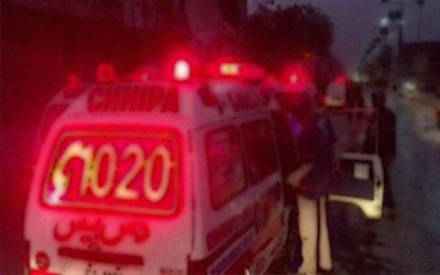 کراچی: مبینہ پولیس مقابلوں میں 2 زخمی ڈاکوؤں سمیت 3 گرفتار 