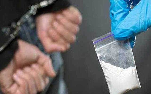 راولپنڈی  میں تعلیمی اداروں میں منشیات کی سپلائی میں ملوث خاتون کو ملزم سمیت رنگے ہاتھوں گرفتار کرلیا گیا۔