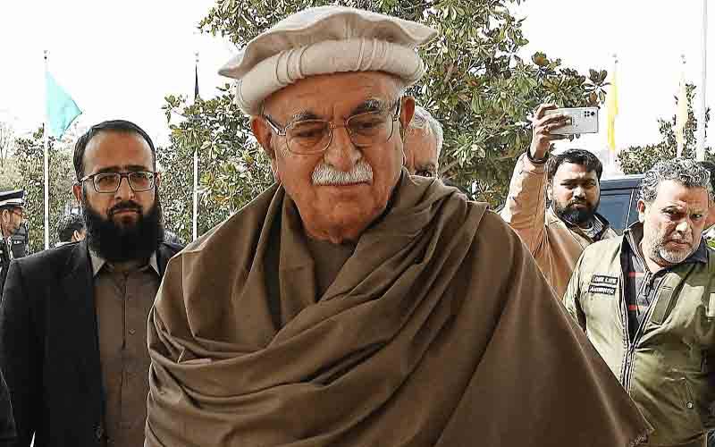 پہلے مارشل لا لگانے والے معافی مانگیں پھر نو مئی والے بھی مانگ لیں گے، محمود اچکزئی 