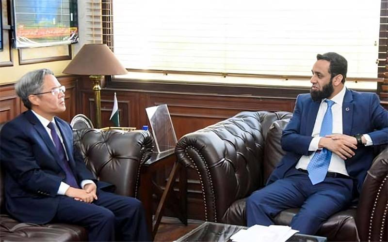 وفاقی وزیر عطاء اللہ تارڑ سے چینی سفیر کی ملاقات، اہم امور پر تبادلہ خیال