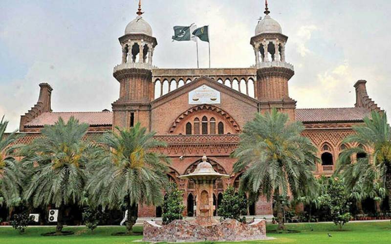 لاہورہائیکورٹ نے حکومت کو طلبا کو الیکٹرک بائیکس دینے سے روک دیا