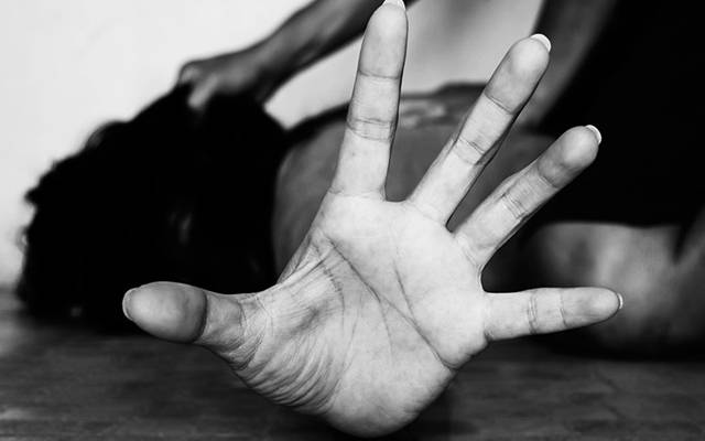 عارف والا میں خاوند نے ماں اور بہن کے ساتھ مل کر بیوی کو تشدد کا نشانہ بناڈالا۔