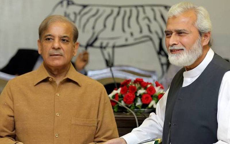 وزیراعظم شہباز شریف سے خواجہ احسان کی ملاقات، سفارتی محاذ پر کامیابی پرخراج تحسین