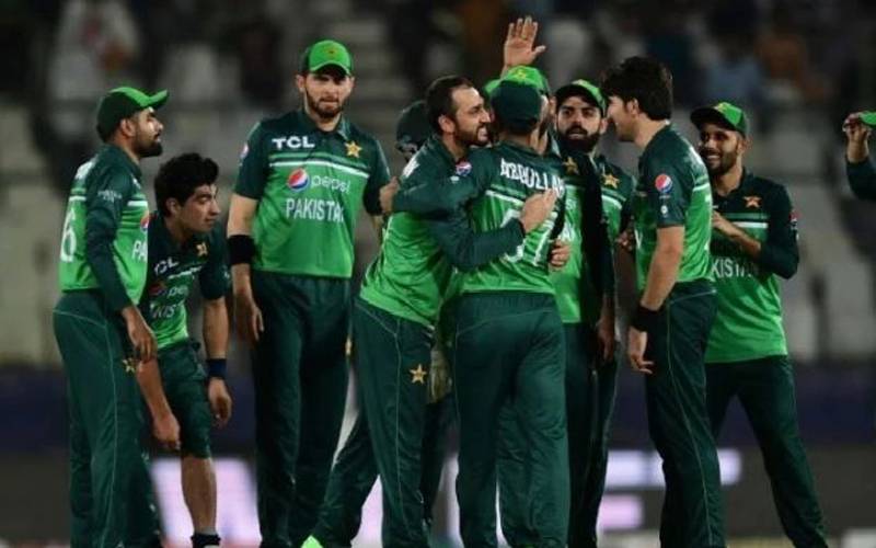 بابر، شاداب، شاہین سمیت دیگر قومی کرکٹرز کی ماہانہ تنخواہ کتنی؟جان کر دنگ رہ جائیں گے