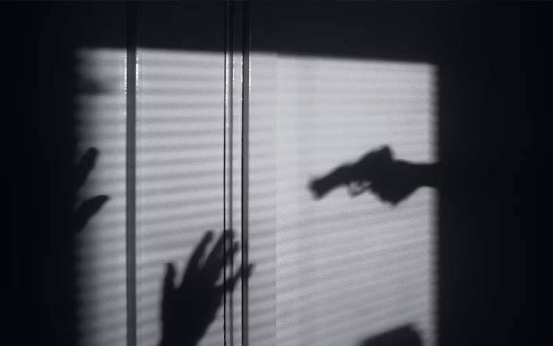کراچی :کچرا نہ اٹھانے پر گارڈ نے 16 سالہ لڑکے کو گولی مار کر قتل کردیا
